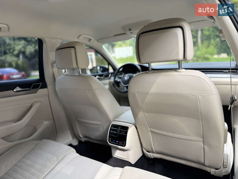 Седан Volkswagen Passat 2017 в Трускавці