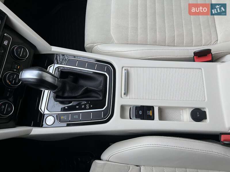 Седан Volkswagen Passat 2017 в Трускавці