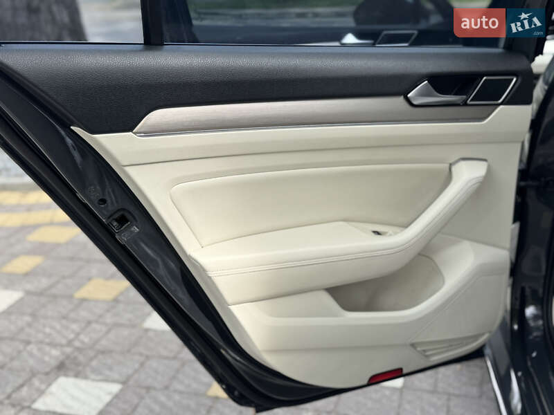 Седан Volkswagen Passat 2017 в Трускавці