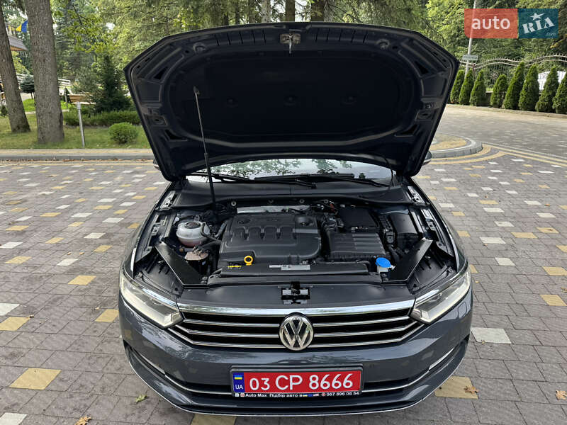 Седан Volkswagen Passat 2017 в Трускавці