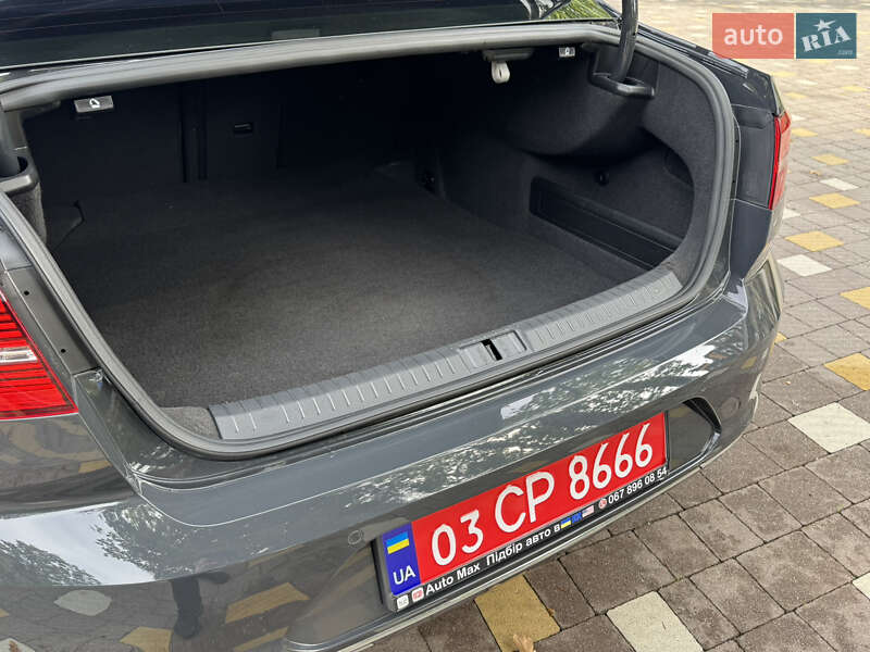 Седан Volkswagen Passat 2017 в Трускавці