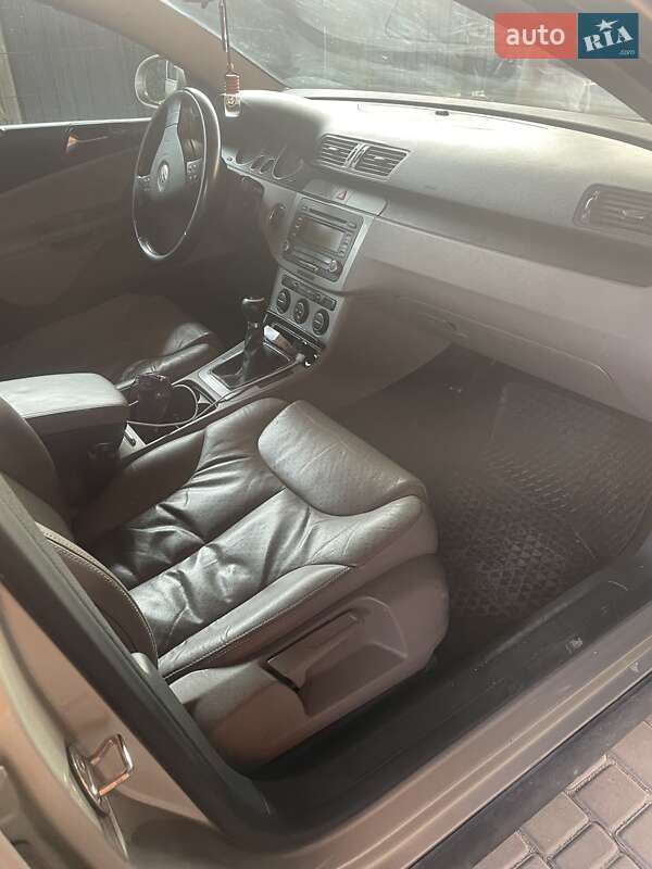 Седан Volkswagen Passat 2006 в Южноукраинске