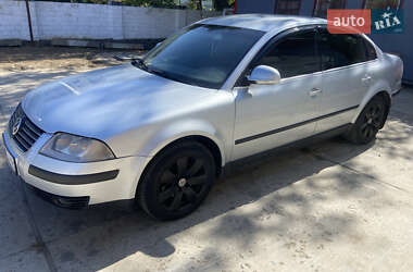 Седан Volkswagen Passat 2004 в Ладыжине