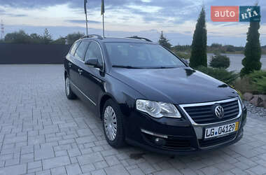 Универсал Volkswagen Passat 2010 в Калуше