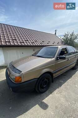 Седан Volkswagen Passat 1989 в Горохові