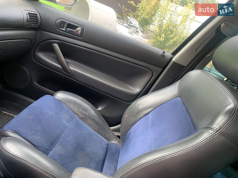Седан Volkswagen Passat 2004 в Киеве