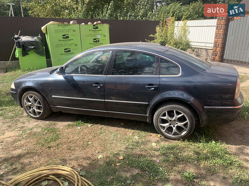Седан Volkswagen Passat 2004 в Киеве