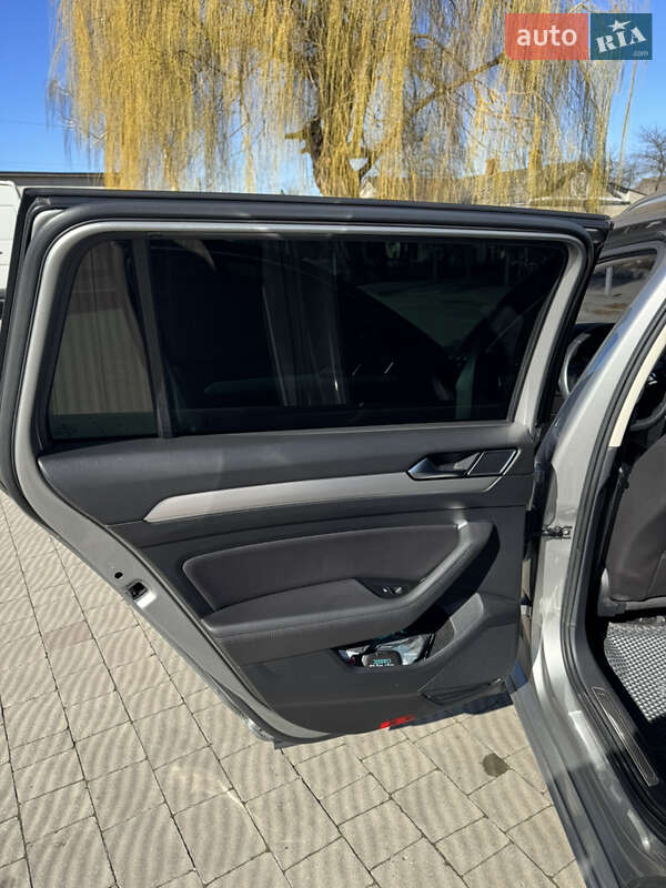 Универсал Volkswagen Passat 2015 в Владимире фото 12 Универсал Volkswagen Passat 2015 в Владимире