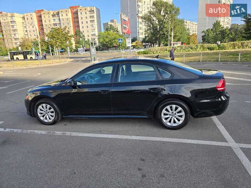 Седан Volkswagen Passat 2012 в Киеве