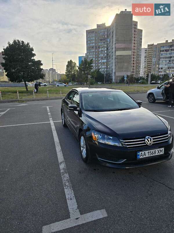 Седан Volkswagen Passat 2012 в Киеве