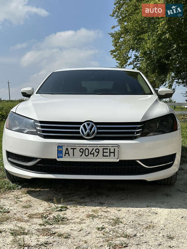 Седан Volkswagen Passat 2012 в Рогатине