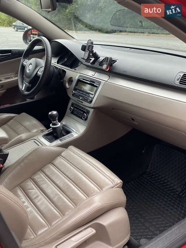 Универсал Volkswagen Passat 2010 в Виннице