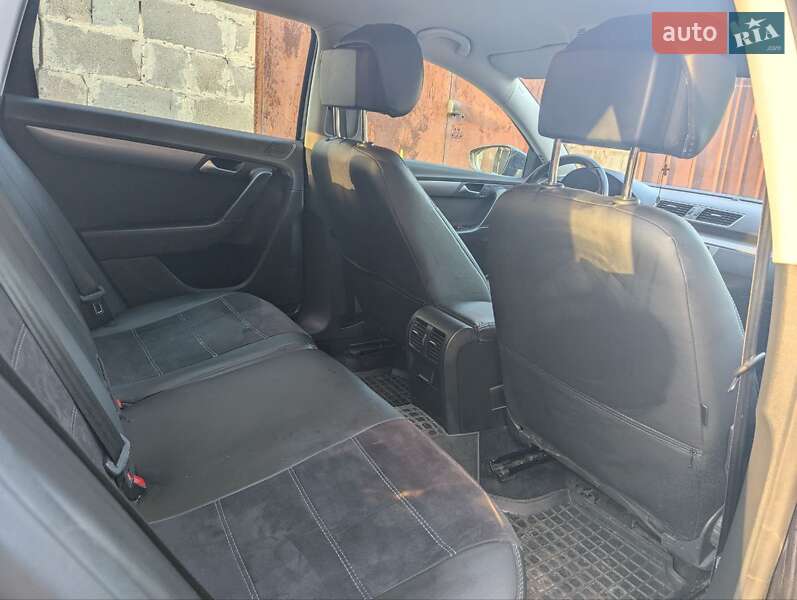 Универсал Volkswagen Passat 2014 в Киеве