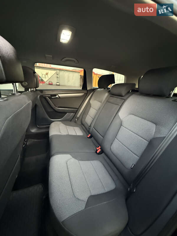 Универсал Volkswagen Passat 2014 в Житомире