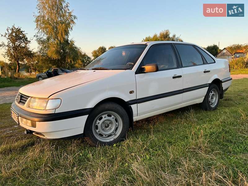 Седан Volkswagen Passat 1995 в Глухове фото 5 Седан Volkswagen Passat 1995 в Глухове