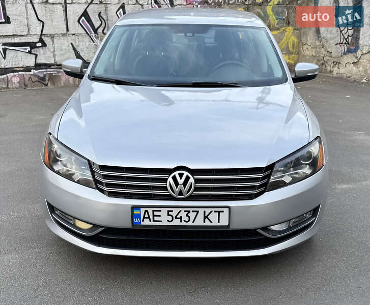 Седан Volkswagen Passat 2015 в Дніпрі