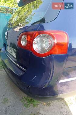 Универсал Volkswagen Passat 2005 в Ирклиеве