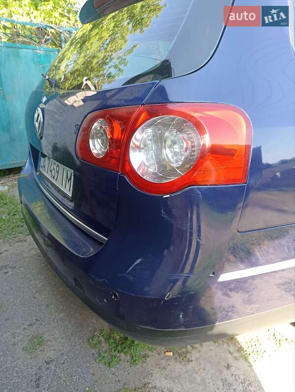 Универсал Volkswagen Passat 2005 в Ирклиеве