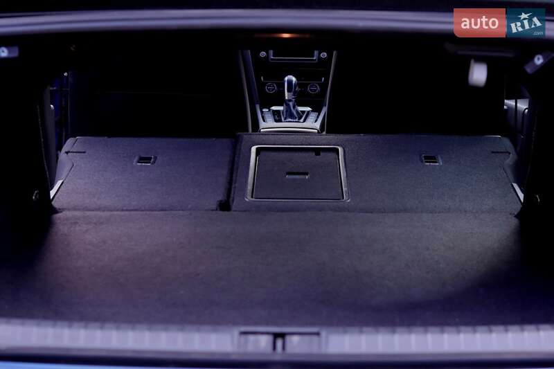 Седан Volkswagen Passat 2016 в Киеве