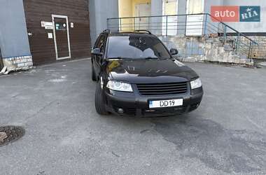 Универсал Volkswagen Passat 2004 в Горохове