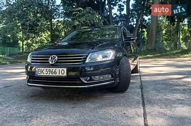 Универсал Volkswagen Passat 2011 в Горохове