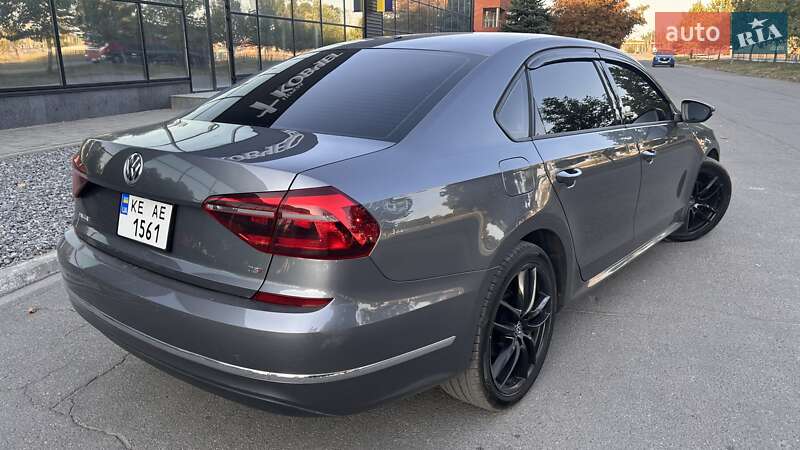 Седан Volkswagen Passat 2017 в Днепре