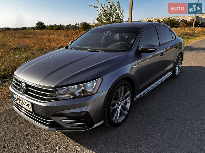 Седан Volkswagen Passat 2017 в Києві