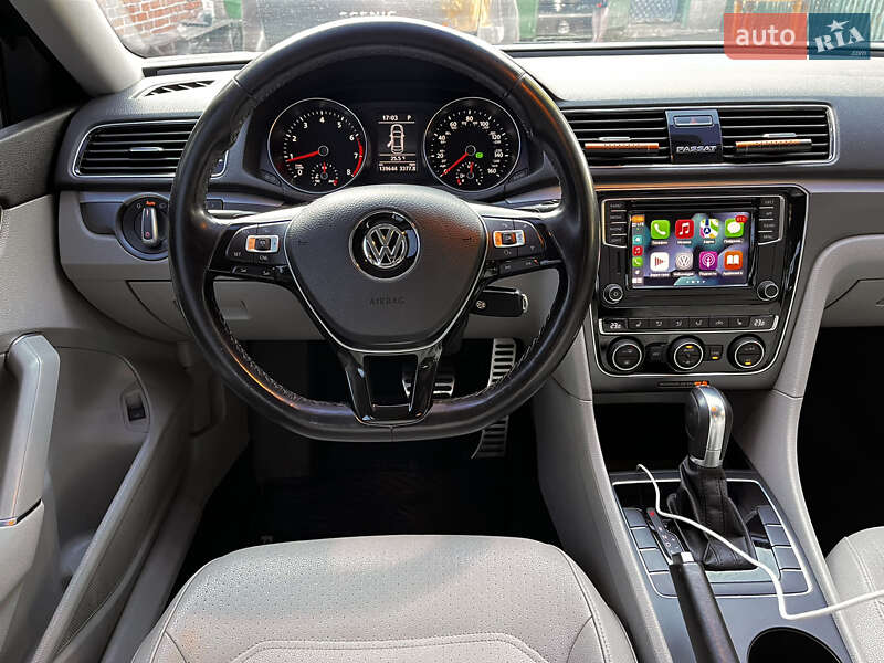 Седан Volkswagen Passat 2017 в Києві