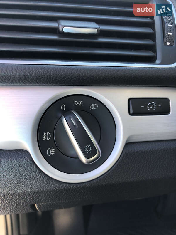 Седан Volkswagen Passat 2013 в Полтаві