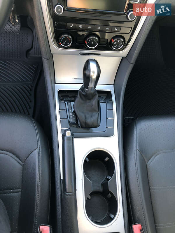 Седан Volkswagen Passat 2013 в Полтаві