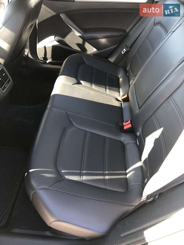 Седан Volkswagen Passat 2013 в Полтаві