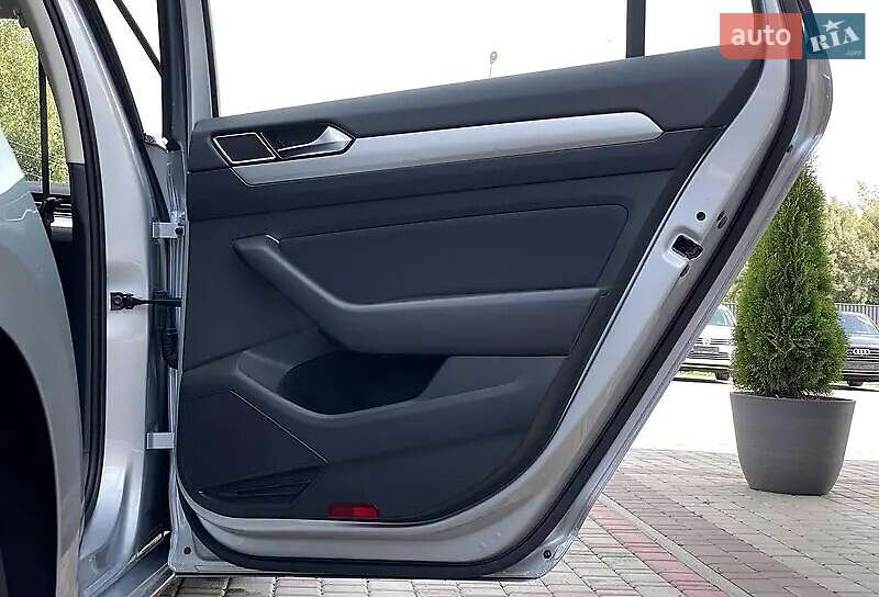 Универсал Volkswagen Passat 2017 в Сарнах