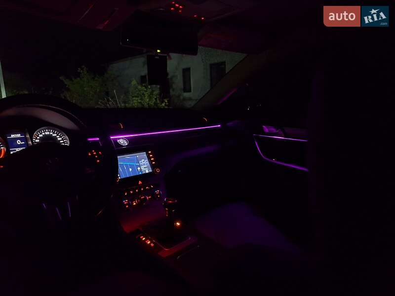 Універсал Volkswagen Passat 2012 в Івано-Франківську