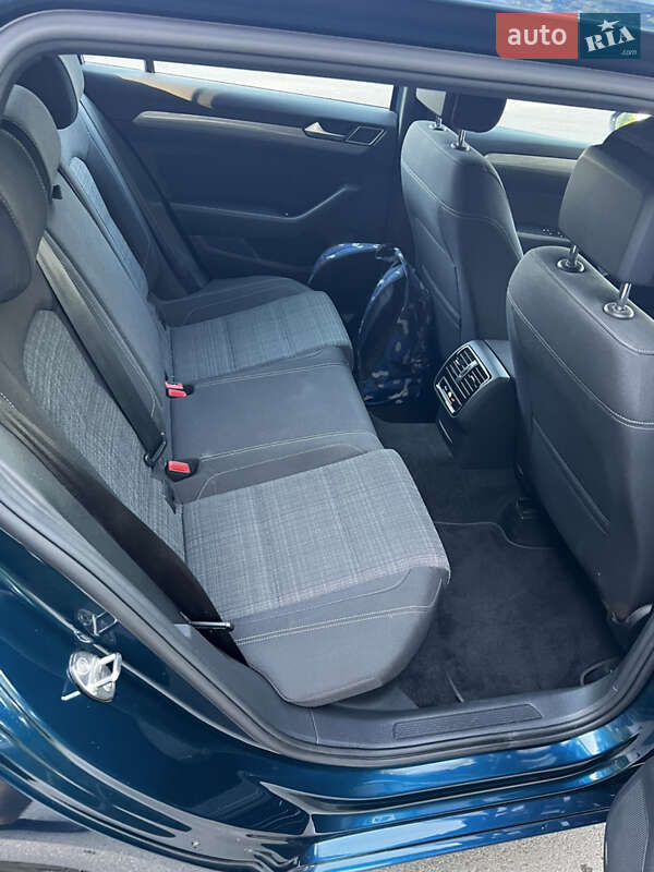 Универсал Volkswagen Passat 2022 в Луцке фото 12 Универсал Volkswagen Passat 2022 в Луцке