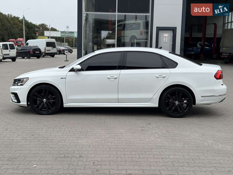 Седан Volkswagen Passat 2017 в Виннице