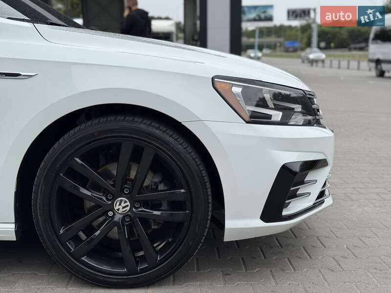 Седан Volkswagen Passat 2017 в Виннице
