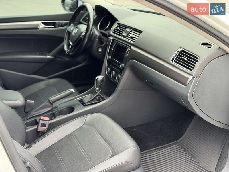 Седан Volkswagen Passat 2017 в Виннице