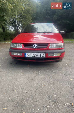 Седан Volkswagen Passat 1995 в 