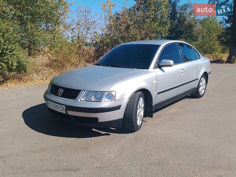 Седан Volkswagen Passat 1999 в Первомайске