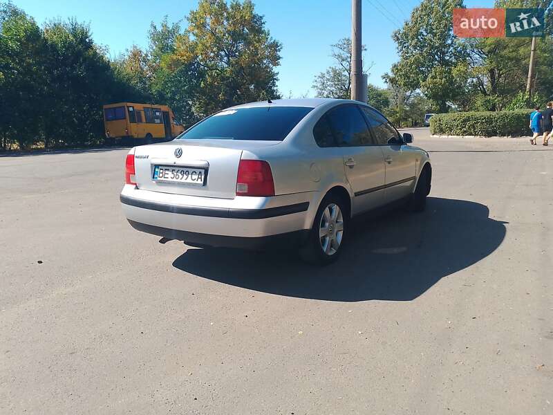 Седан Volkswagen Passat 1999 в Первомайске