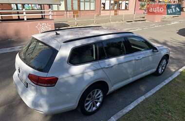 Универсал Volkswagen Passat 2016 в Киеве