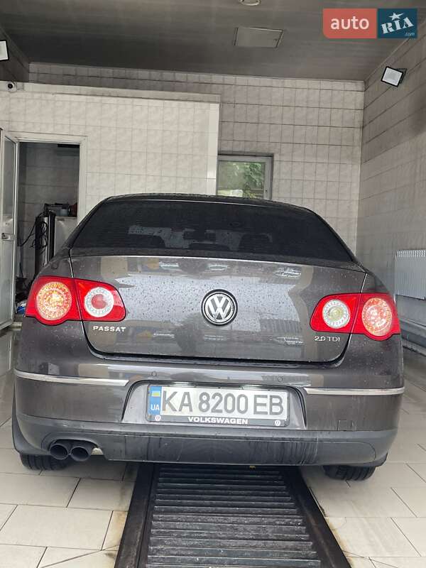 Седан Volkswagen Passat 2010 в Киеве