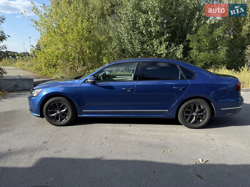 Седан Volkswagen Passat 2017 в Киеве