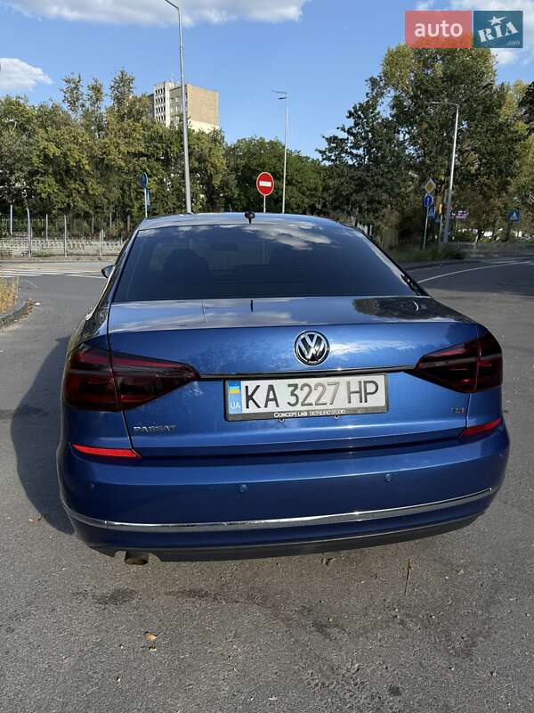 Седан Volkswagen Passat 2017 в Киеве