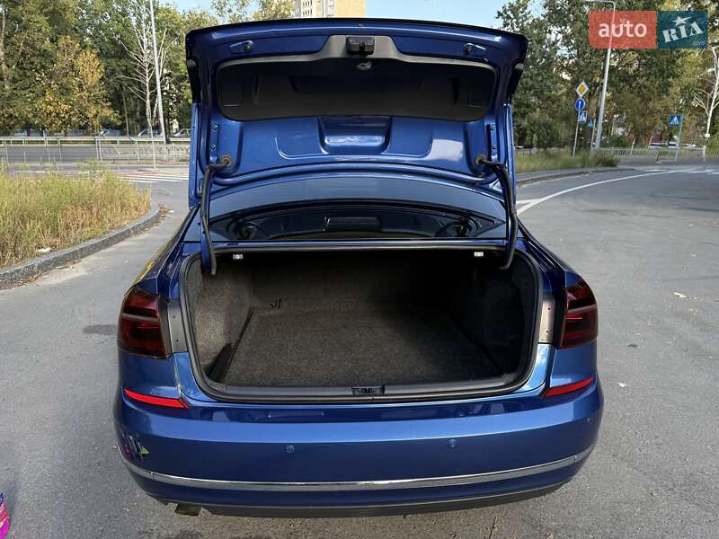 Седан Volkswagen Passat 2017 в Киеве