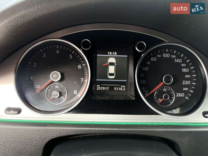 Седан Volkswagen Passat 2012 в Каменском