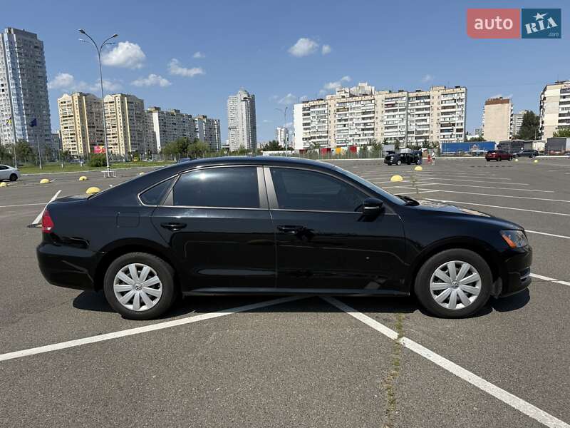 Седан Volkswagen Passat 2012 в Киеве