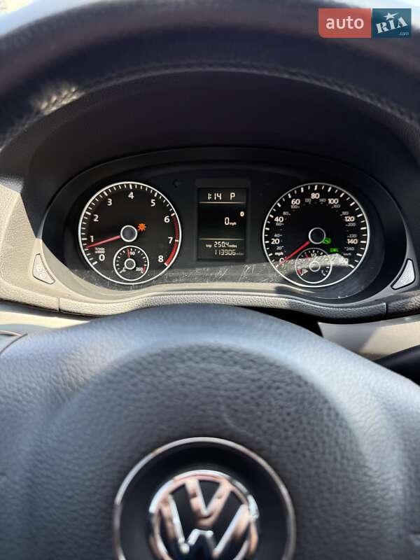 Седан Volkswagen Passat 2012 в Киеве