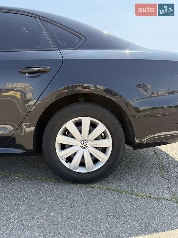 Седан Volkswagen Passat 2012 в Киеве