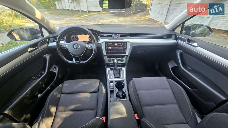 Універсал Volkswagen Passat 2018 в Дніпрі